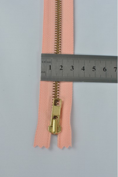 ZIP084 4號拉鏈  金屬開尾拉鏈 金銅單頭拉鏈  不設單獨拉鍊訂購  側面照